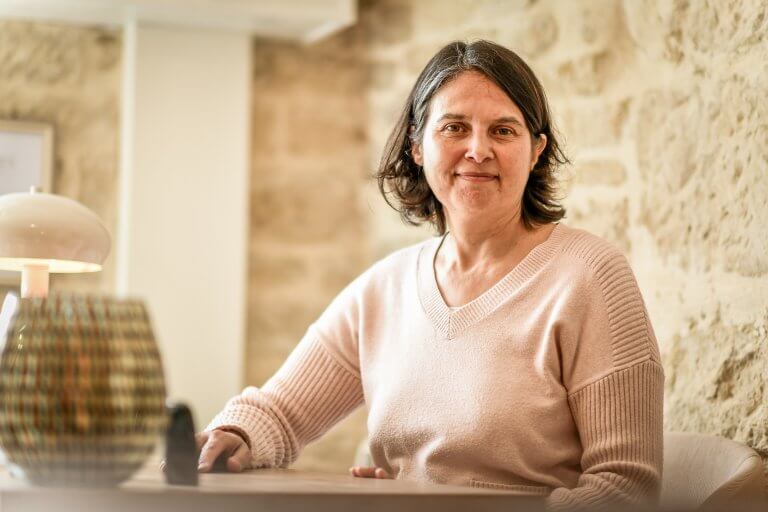 Karine Bouzcri naturopathe certifiée dans son cabinet à Niort accompagnement bien-être