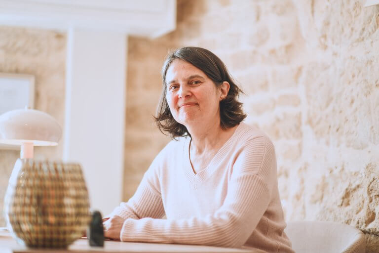 Karine Bouzcri naturopathe certifiée consultation bien-être à Niort