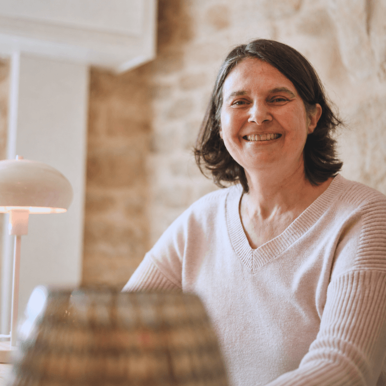 Karine Bouzcri naturopathe sourire consultation bien-être à Niort