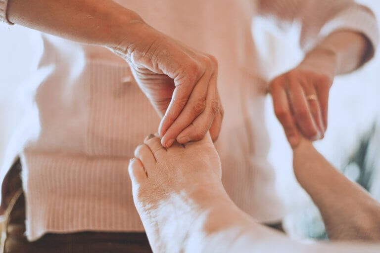 réflexologie plantaire pression pied soin naturopathie détente équilibre à Niort
