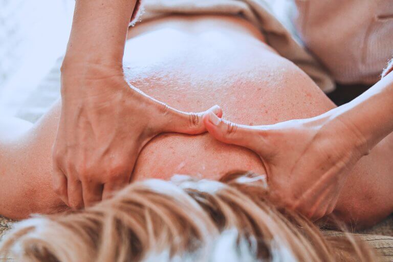 massage drainant naturopathique dos stimulation circulation détente à Niort