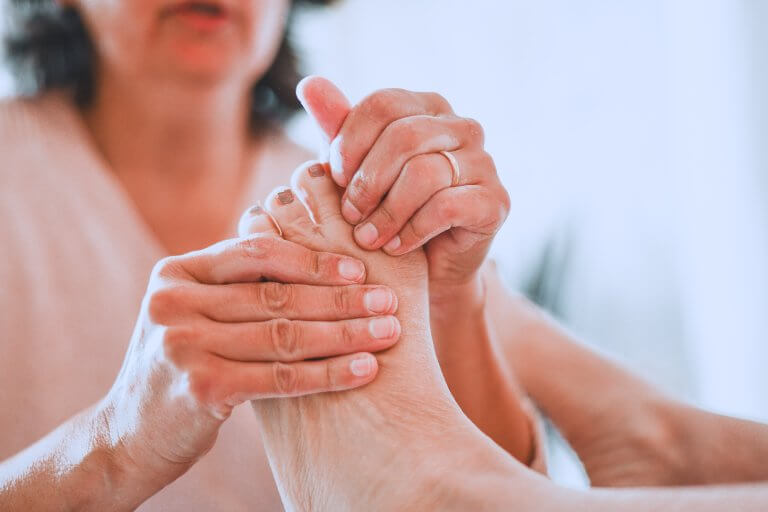 réflexologie plantaire massage pied naturopathie accompagnement bien-être à Niort