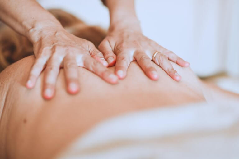 massage relaxant dos bien-être naturopathie détente profonde à Niort